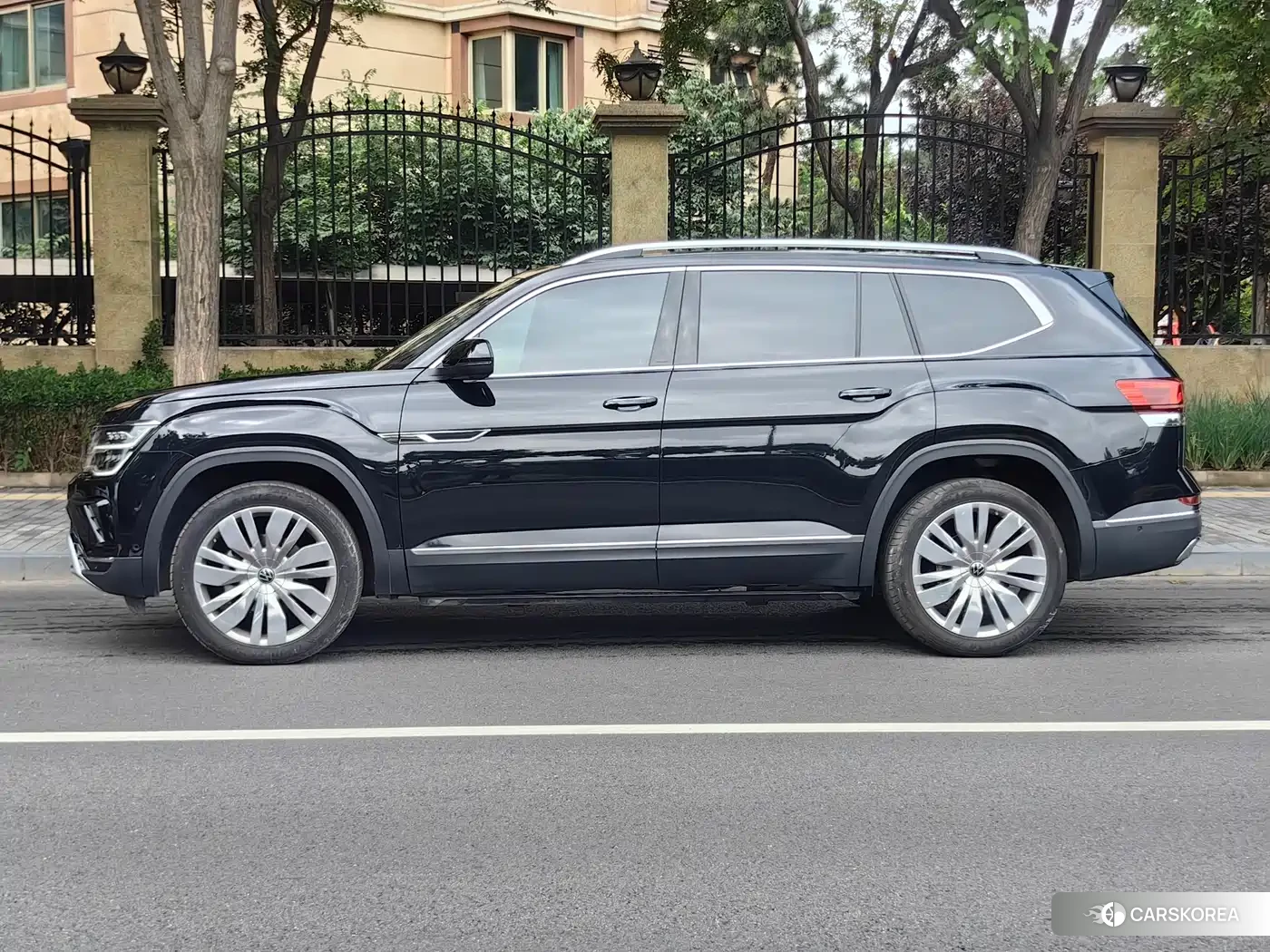 Volkswagen Touareg id 4634851 из Китая 9