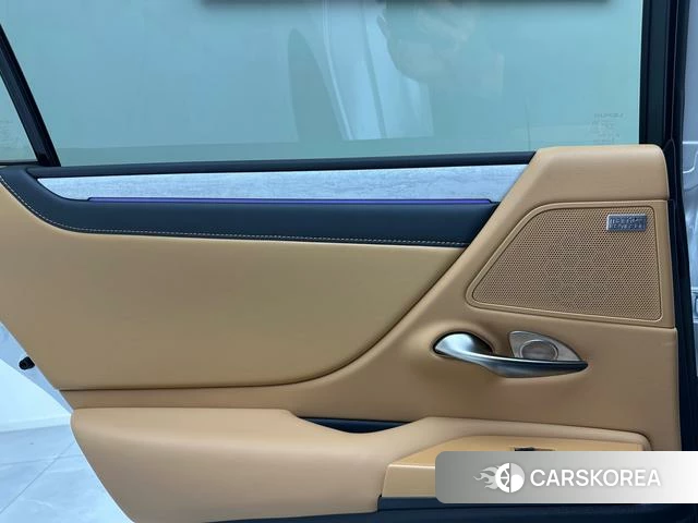 Lexus ES id 4255710 из Китая 9