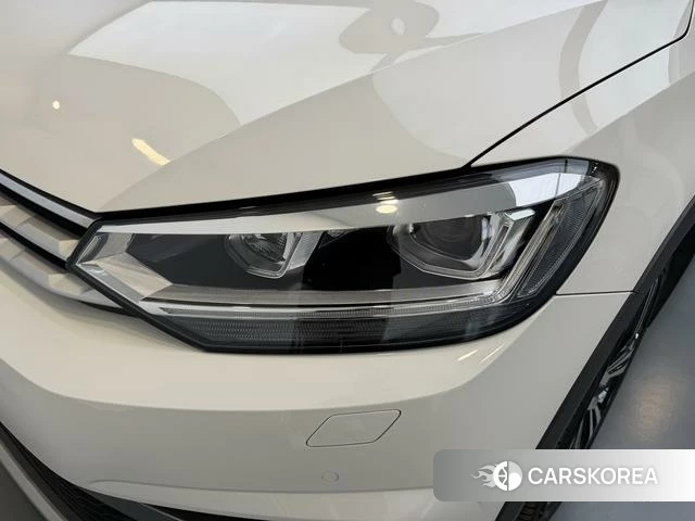 Volkswagen Touran L id 4238176 из Китая 9