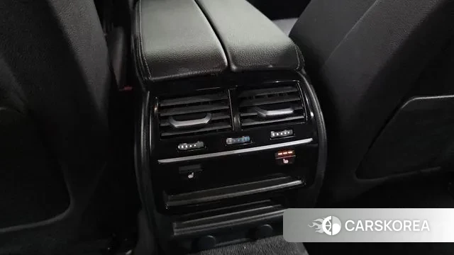 BMW 5 Series (G30) id 3449774 из Кореи 9