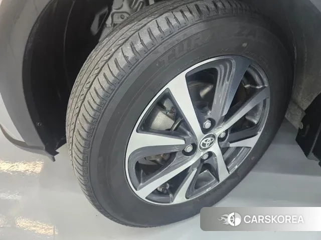 Toyota Prius C id 3778203 из Кореи 9