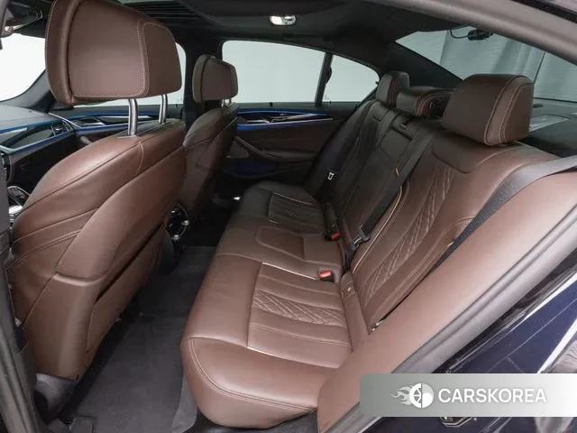 BMW 5 Series (G30) id 3338960 из Кореи 9