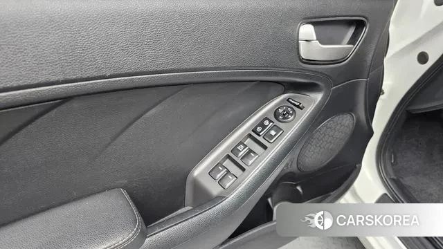 Kia The New K3 id 3779339 из Кореи 9