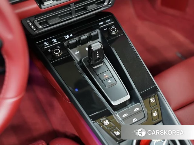 Porsche 911(992) id 4613039 из Кореи 9