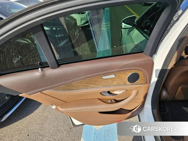 Mercedes-Benz E-Class W213 id 3709544 из Кореи 9