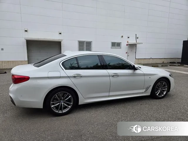 BMW 5 Series (G30) id 3045663 из Кореи 9