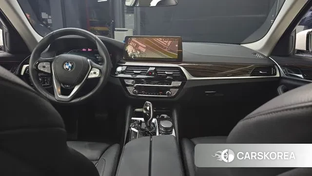 BMW 5 Series (G30) id 3701641 из Кореи 9