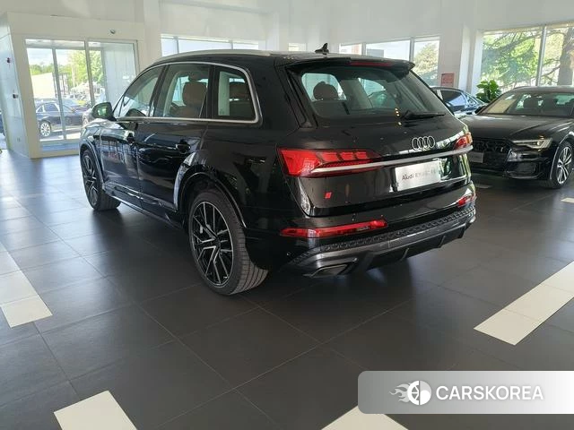 Audi Q7 id 4278978 из Китая 9