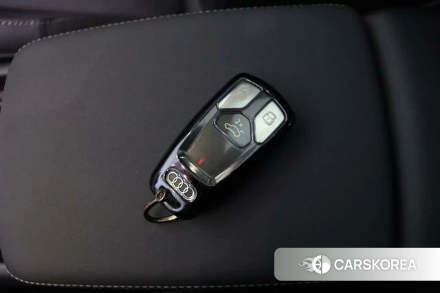 Audi A4L id 4348386 из Китая 9