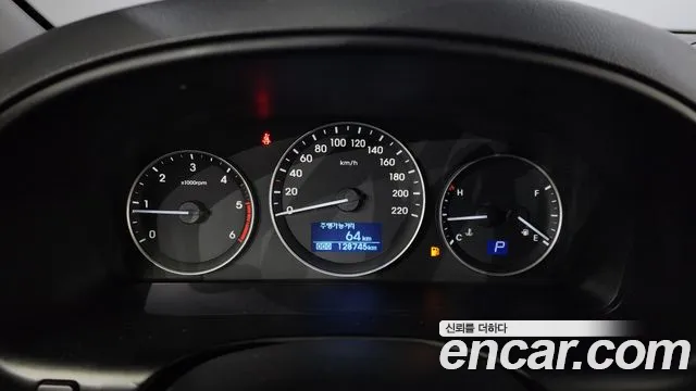 Hyundai The New Grand Starex id 2760378 из Кореи 9