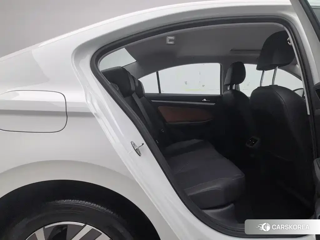 Volkswagen Bora id 4655187 из Китая 9
