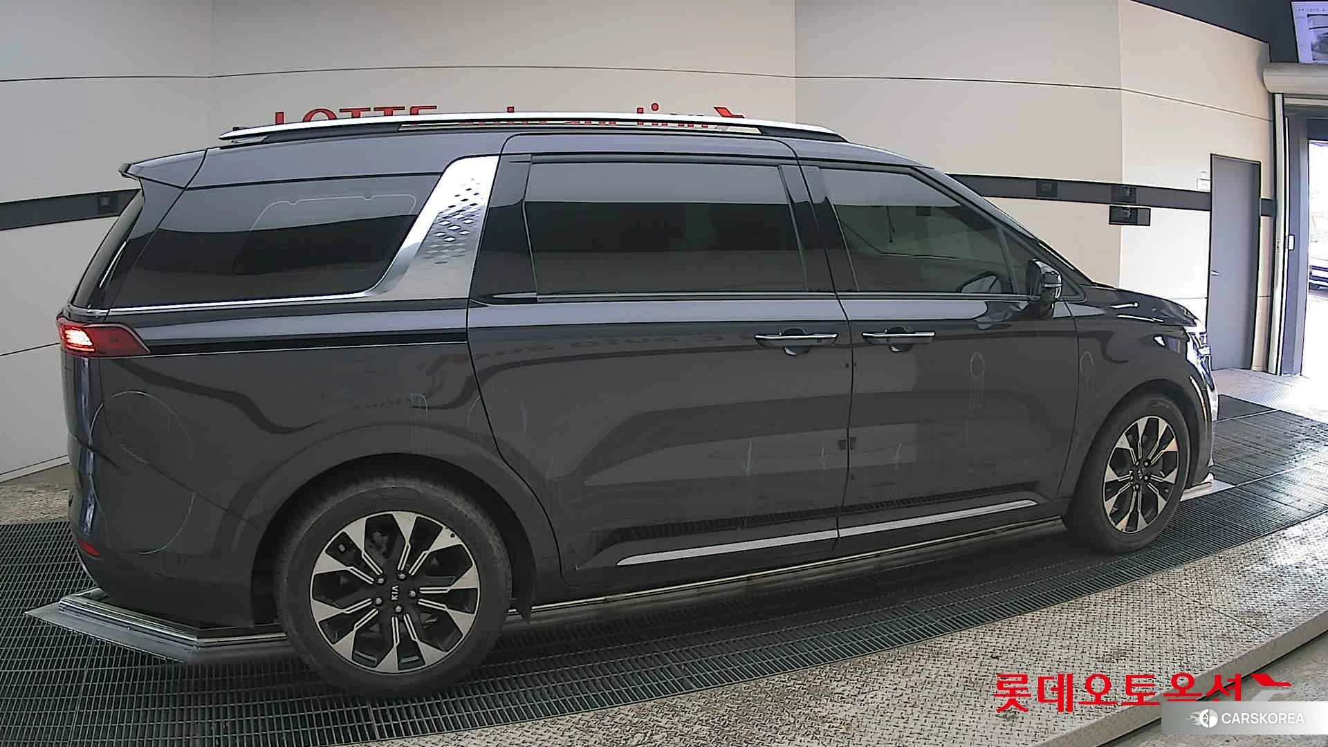 Kia Carnival id 3888403 из Кореи 9