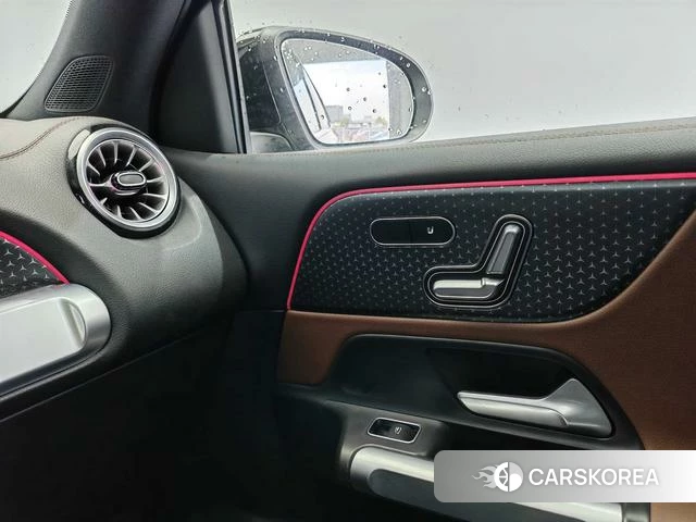 Mercedes-Benz GLB id 4368143 из Китая 9