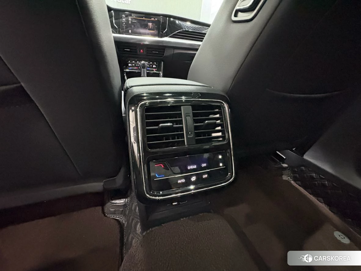 Volkswagen Passat id 4421046 из Китая 9