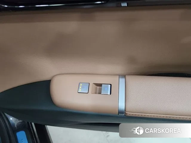 Hyundai Grandeur (GN7) id 3365332 из Кореи 9