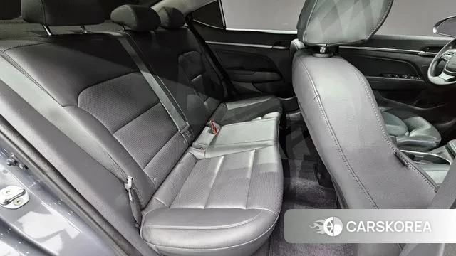 Hyundai Avante AD id 3647209 из Кореи 9