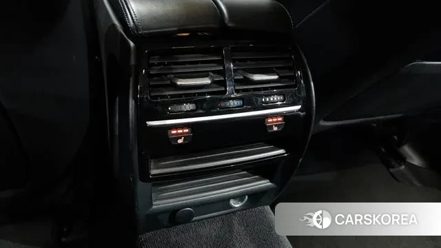 BMW 5 Series (G30) id 3209966 из Кореи 9