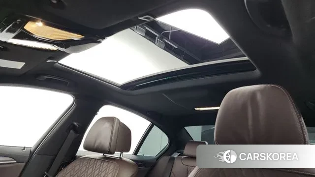 BMW 5 Series (G30) id 3023604 из Кореи 9