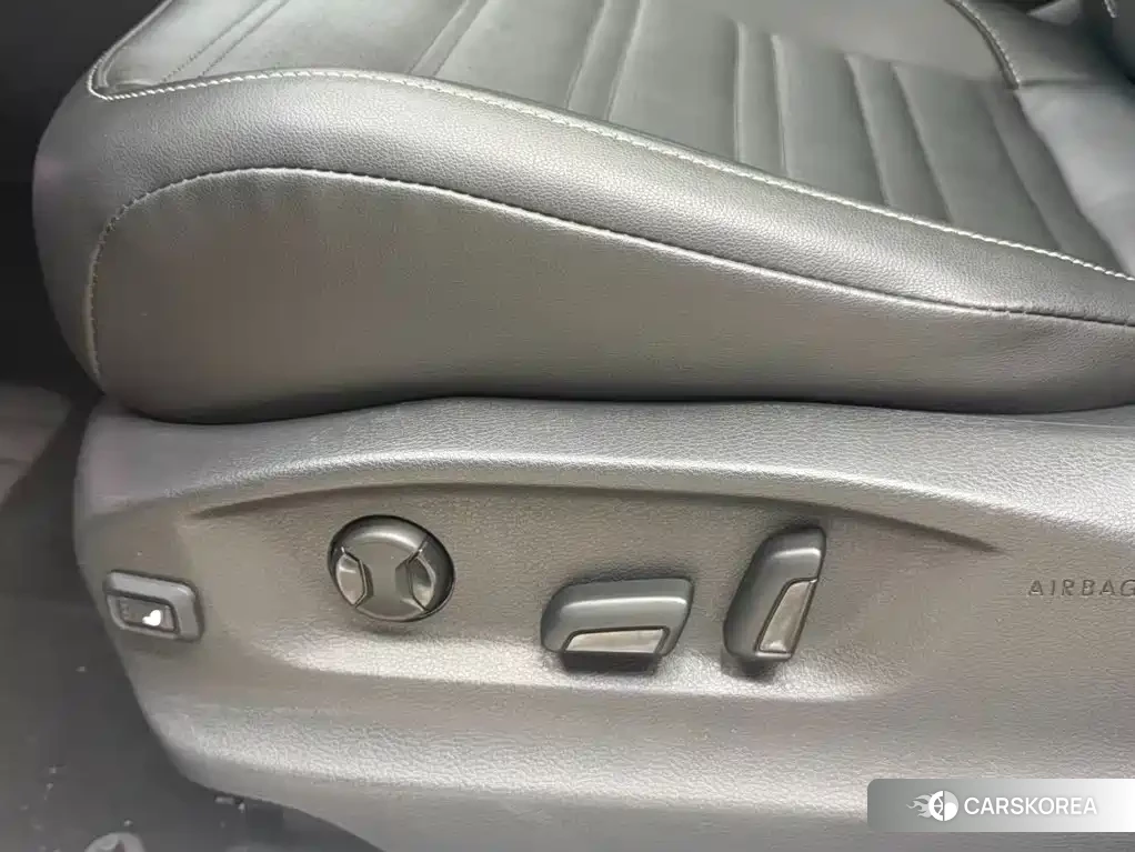 Volkswagen Touran L id 4685902 из Китая 9