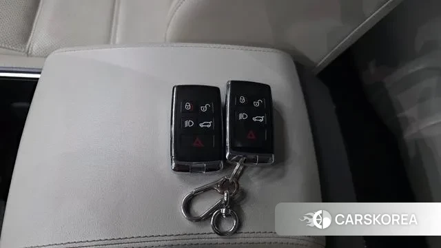 Jaguar E-PACE id 3760744 из Кореи 9