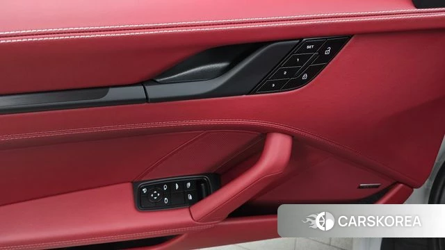 Porsche 911(992) id 4349112 из Кореи 9