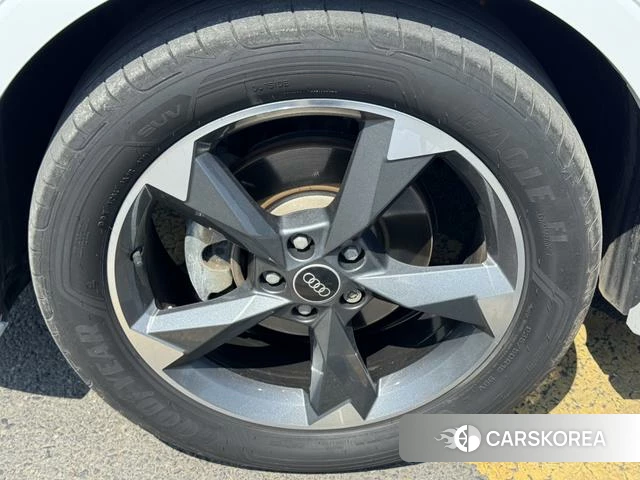 Audi Q3 id 4359270 из Китая 9