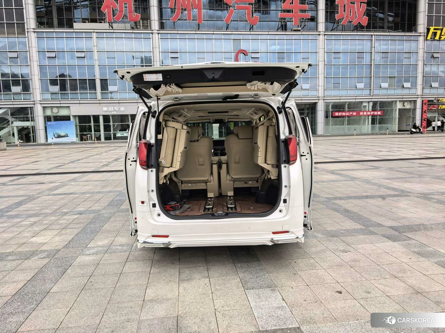 Toyota Alphard id 4453738 из Китая 9