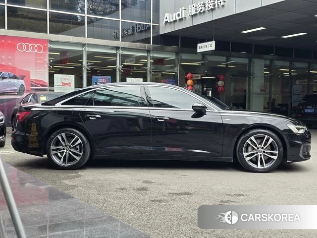 Audi A6L id 4275787 из Китая 9
