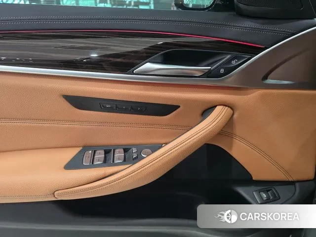 BMW 5 Series (G30) id 3022990 из Кореи 9