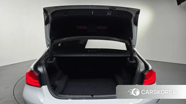 BMW 5 Series (G30) id 4496858 из Кореи 9
