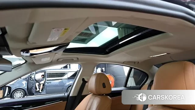 BMW 5 Series (G30) id 3038975 из Кореи 9