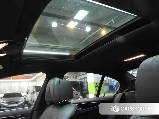 BMW 5 Series (G30) id 3373608 из Кореи 9