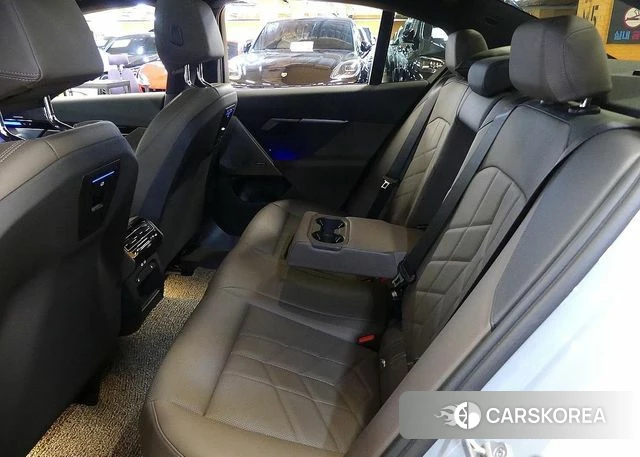 BMW 5 Series (G60) id 3825897 из Кореи 9