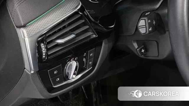 BMW 5 Series (G30) id 3617177 из Кореи 9