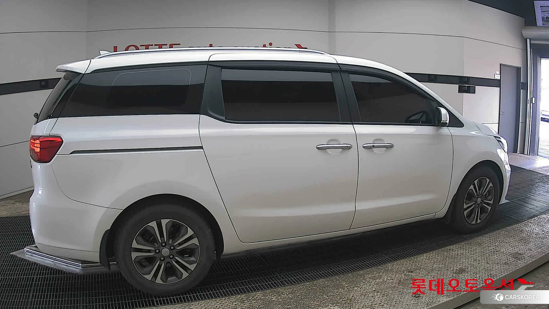 Kia Carnival id 3869441 из Кореи 9