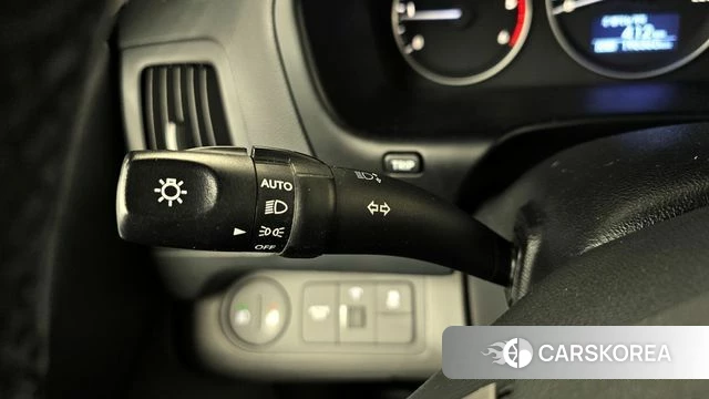 Hyundai The New Grand Starex id 3885477 из Кореи 9