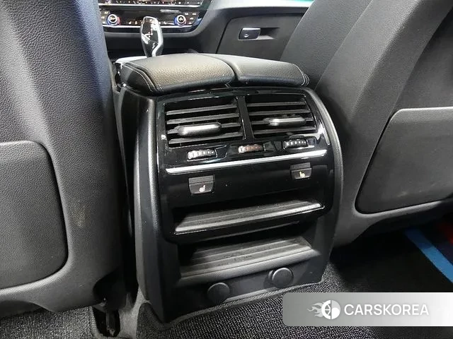 BMW 5 Series (G30) id 3602191 из Кореи 9