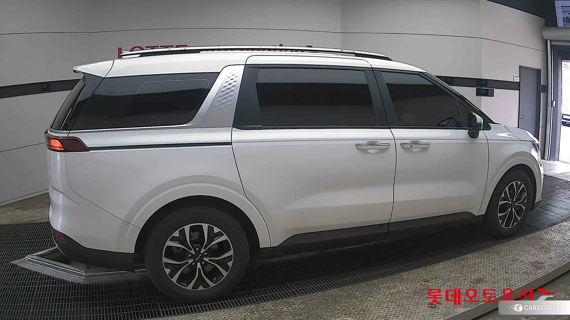 Kia Carnival id 3869448 из Кореи 9