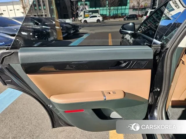 Hyundai Grandeur (GN7) id 3619447 из Кореи 9