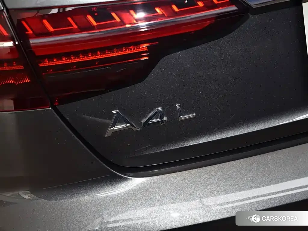 Audi A4L id 4600469 из Китая 9