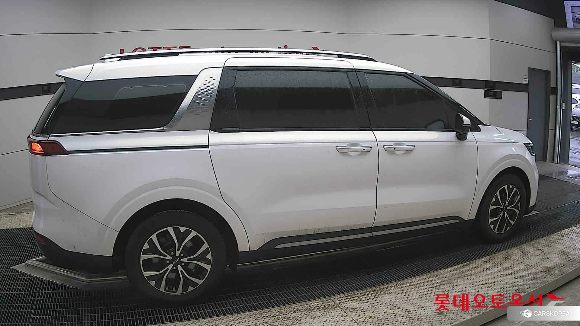 Kia Carnival id 4352415 из Кореи 9