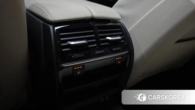 BMW 5 Series (G30) id 2985912 из Кореи 9