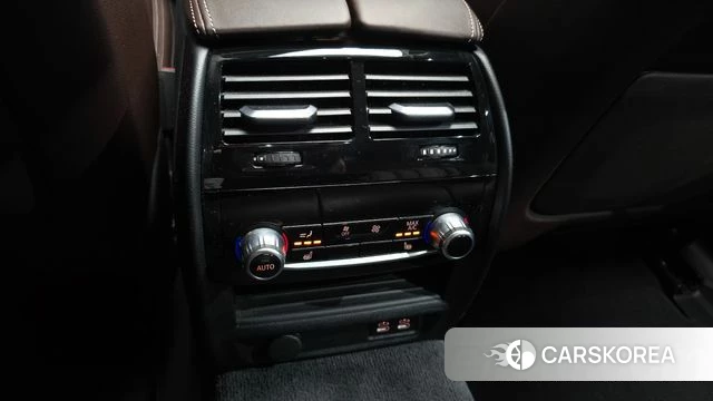 BMW 5 Series (G30) id 3897395 из Кореи 9