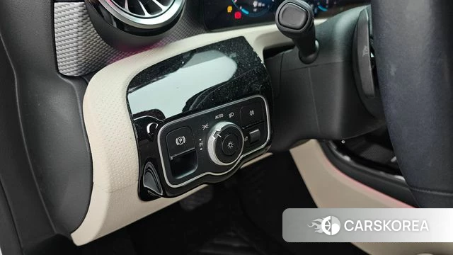 Mercedes-Benz A-Class W177 id 3852653 из Кореи 9