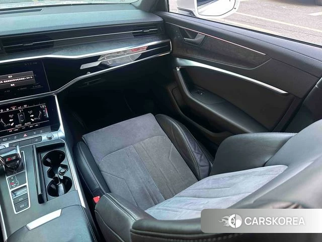 Audi A6L id 3857721 из Китая 9