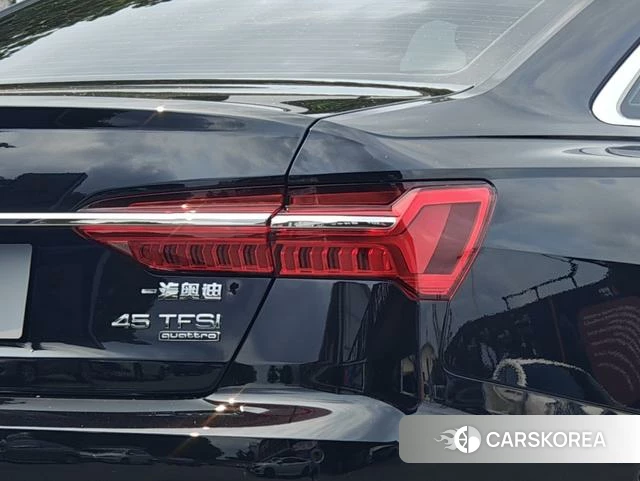 Audi A6L id 4299706 из Китая 9