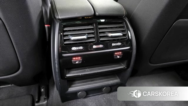 BMW 5 Series (G30) id 3899396 из Кореи 9