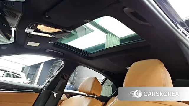 BMW 5 Series (G30) id 3488870 из Кореи 9