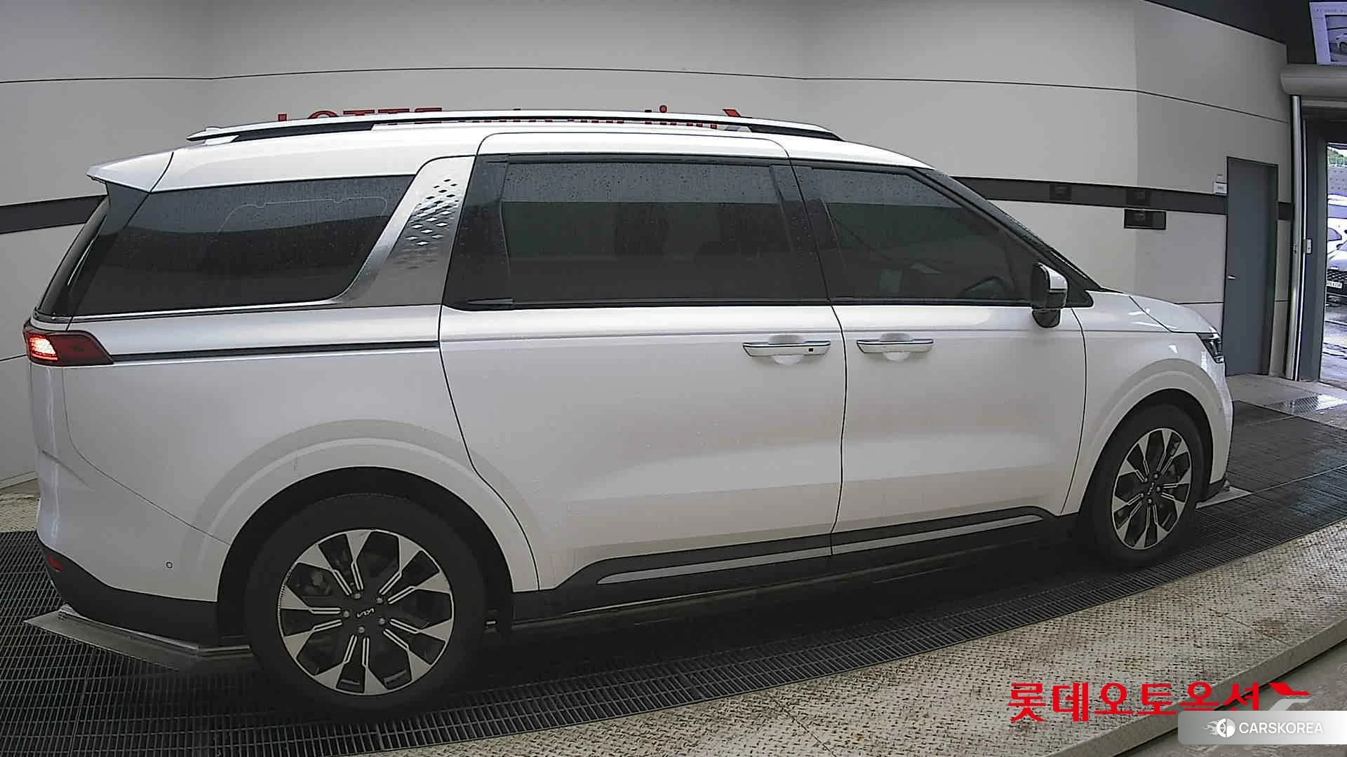 Kia Carnival id 4352373 из Кореи 9