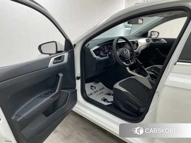 Volkswagen Polo id 4277751 из Китая 9